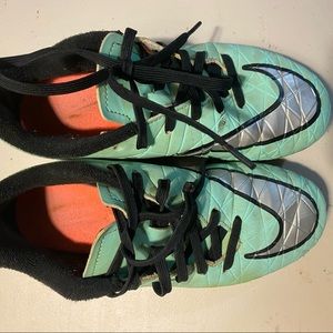 Nike soccer cleats - Size 1